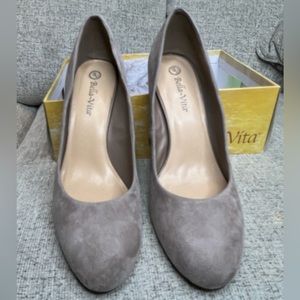 Bella Vita Nara Block Heel Round Toe Suede Dress Pump